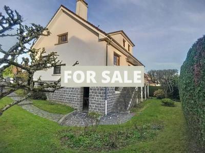 Detached House with Garden