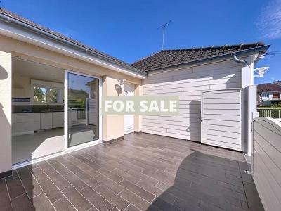 Detached House with Garden