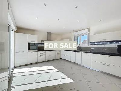 Detached House with Garden