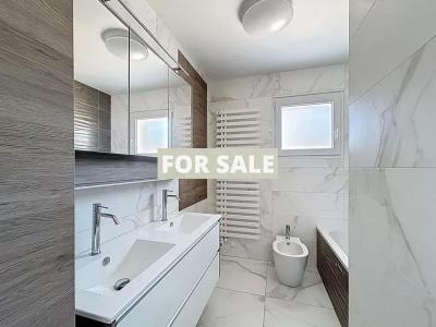 Detached House with Garden