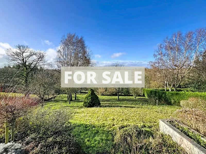 Detached House with Garden and Open Countryside View