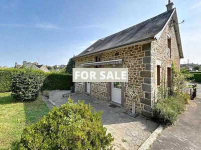 Detached Country House with Landscaped Garden