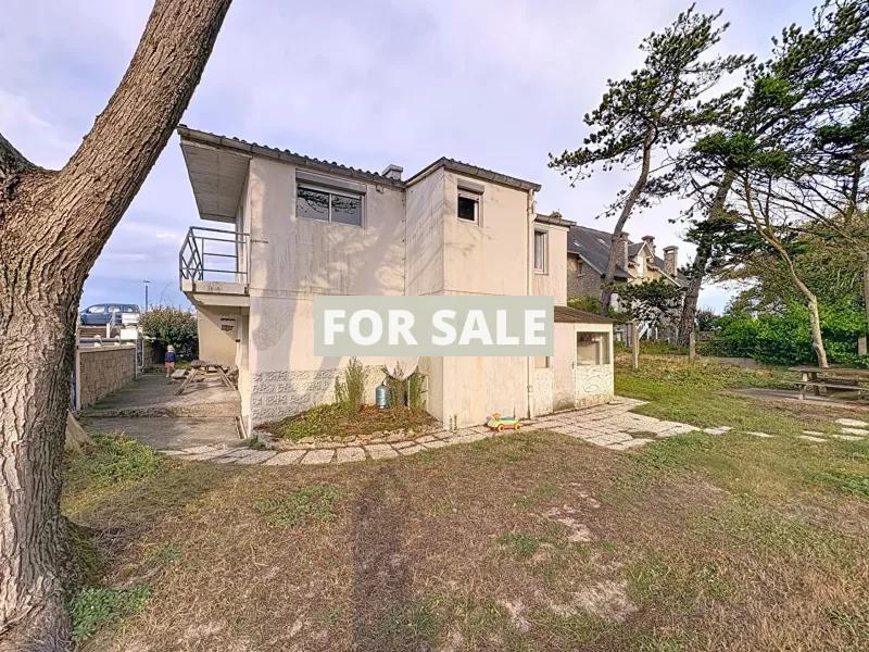 Detached House with Landscaped by the Coast
