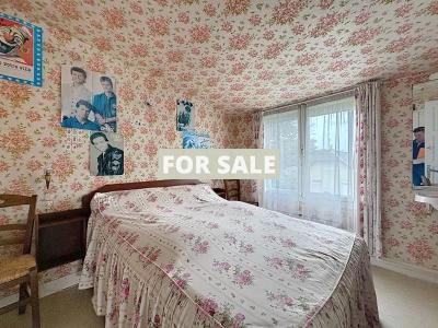 Detached House with Landscaped by the Coast