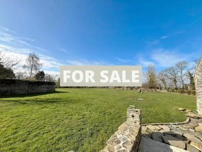 Detached Country House with Outbuilding