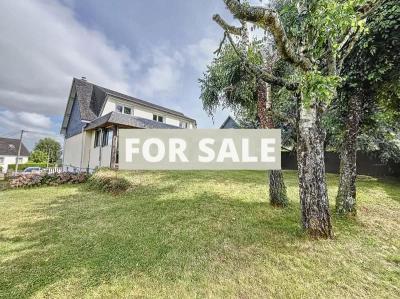 Detached House with Garden