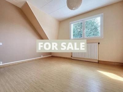 Detached House with Garden