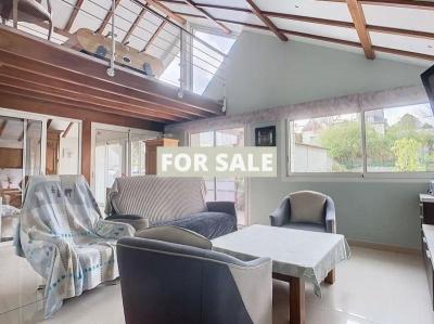 Single Storey Detached Villa With Garden