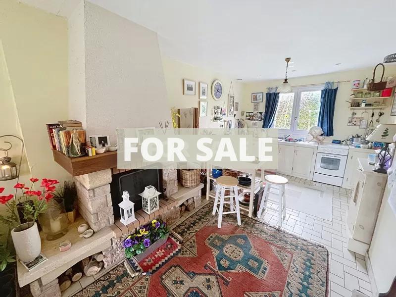 Detached Country House with Landscaped Garden