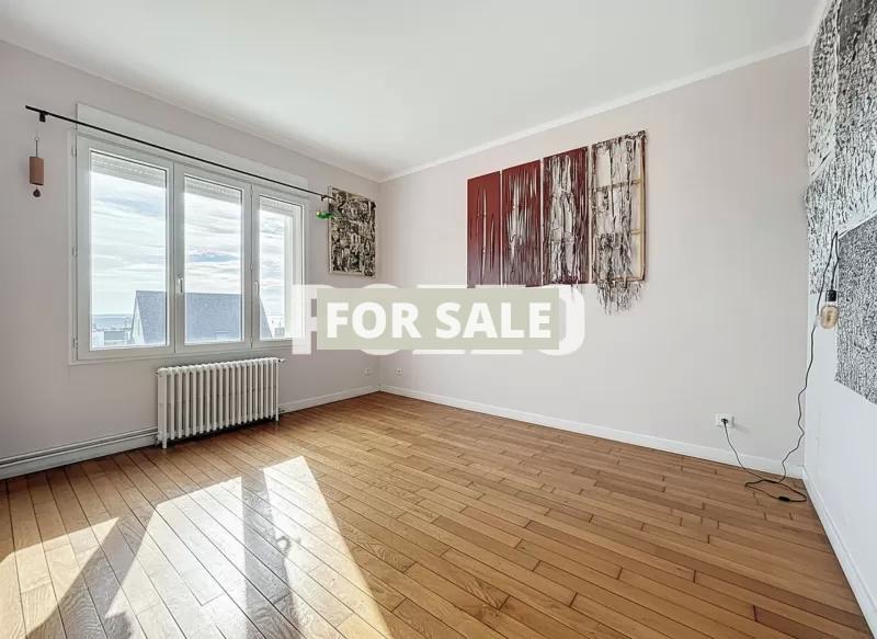 Stunning Villa with Panoramic Sea Views