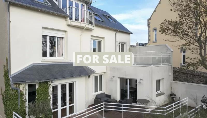 Stunning Villa with Panoramic Sea Views