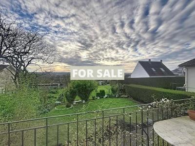 Detached House with Landscaped Garden