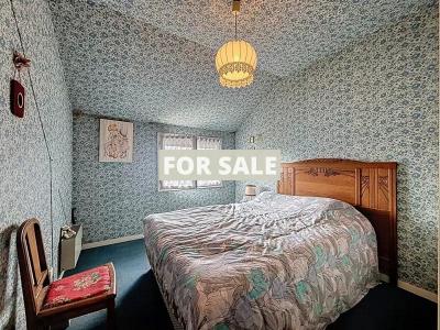 Modern Detached House with Garden