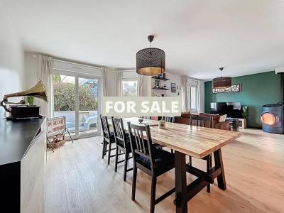 Beautiful House by the Coast with Courtyard Garden