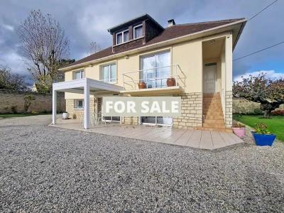 Detached House with Garden by the Coast