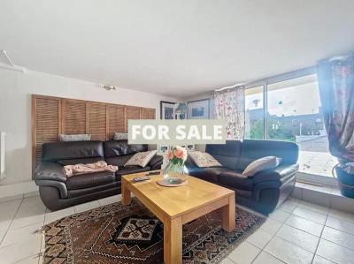 Detached House with Garden by the Coast