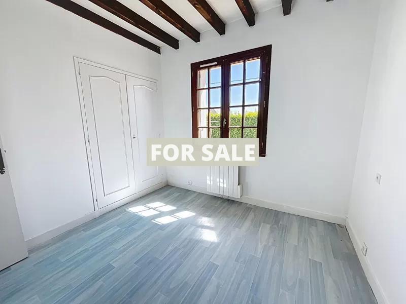 Detached House with Garden
