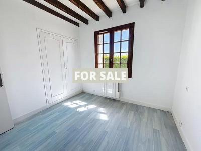 Detached House with Garden