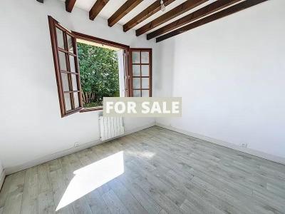 Detached House with Garden