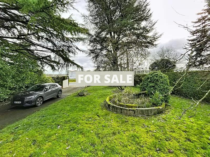 Detached Villa With Garden
