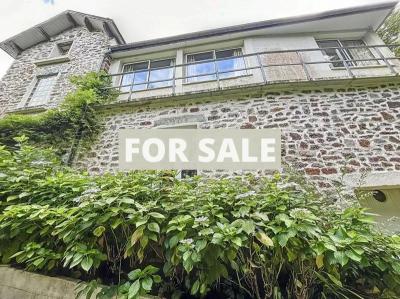 Detached House with Large Garden