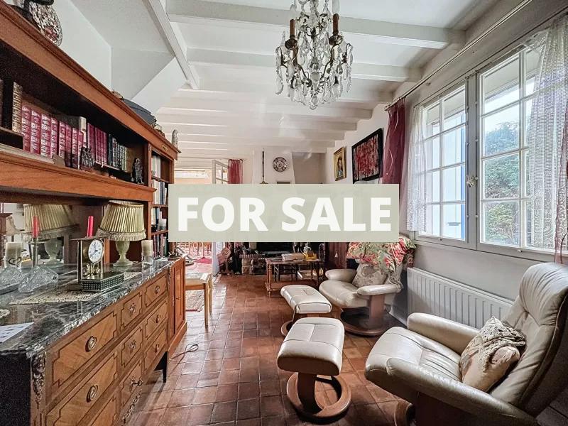 Detached House with Garden 700m from the Sea