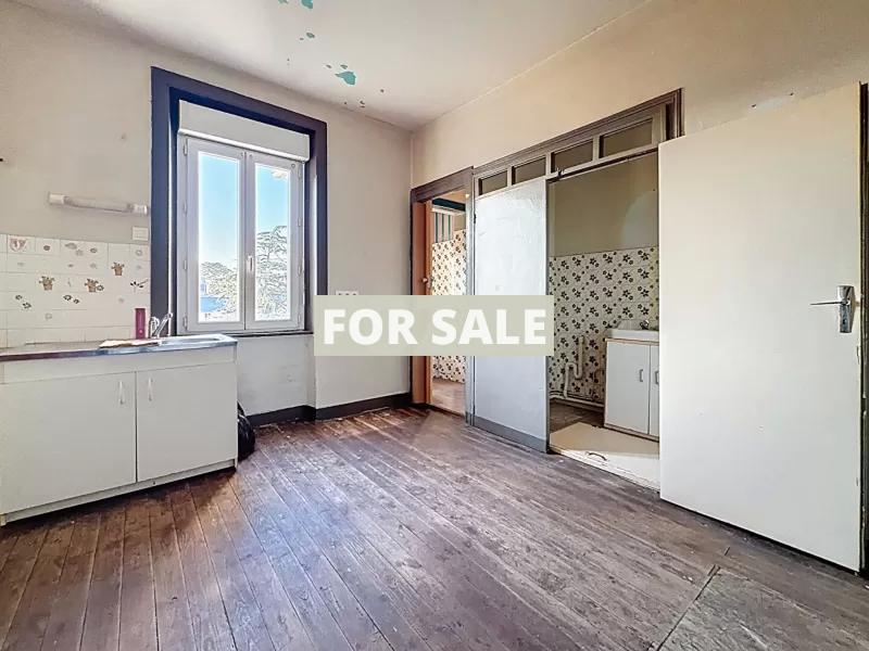 Traditional House with Garden by the Coast