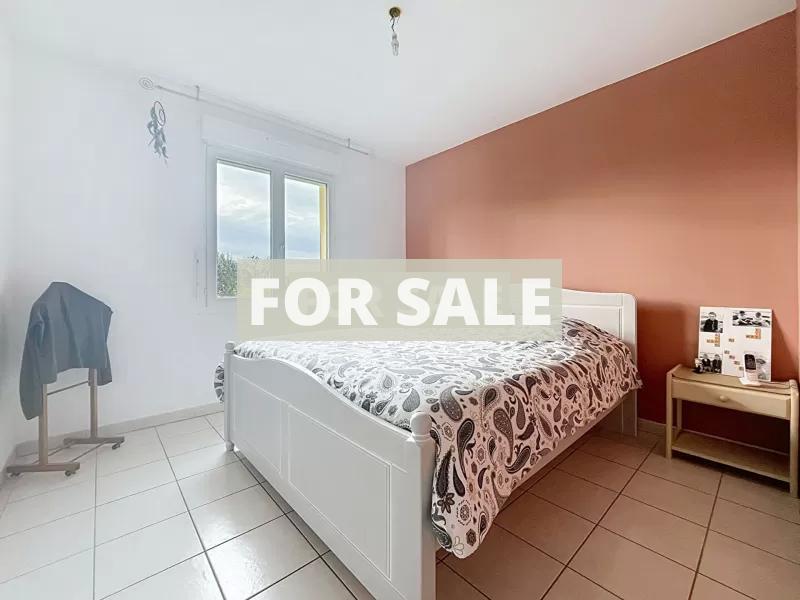 Detached House with Garden