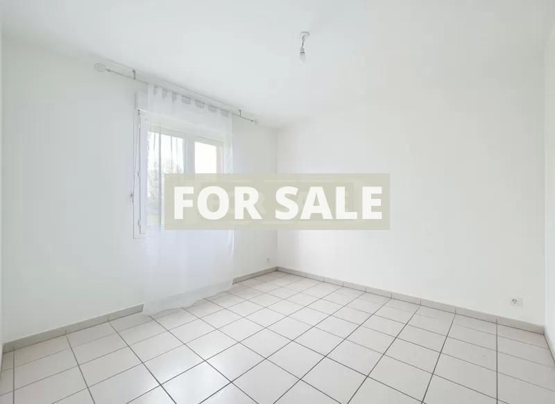 Detached House with Garden