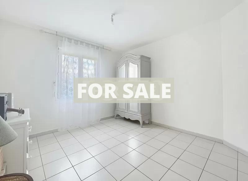 Detached House with Garden