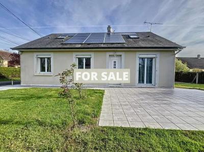 Detached House with Garden
