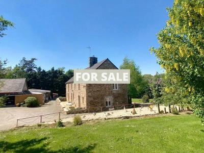Detached Country House with Outbuilding