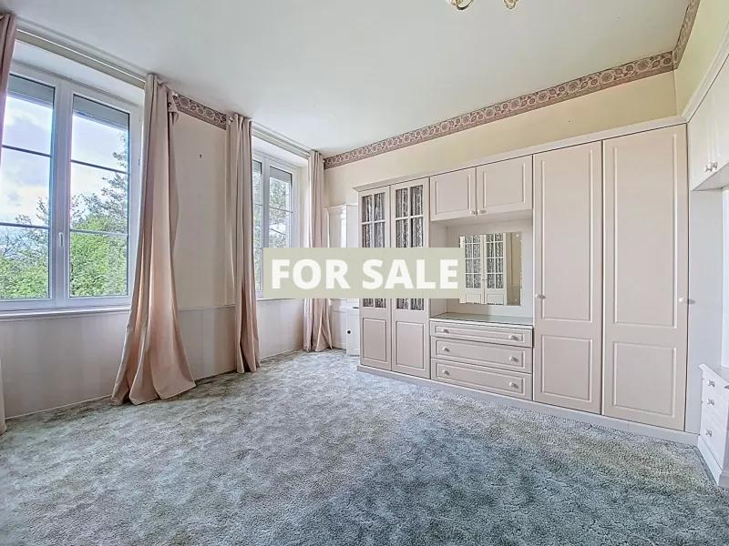 Manor House Style Property with Mature Garden