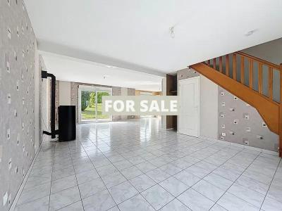 Modern Detached House with Garden