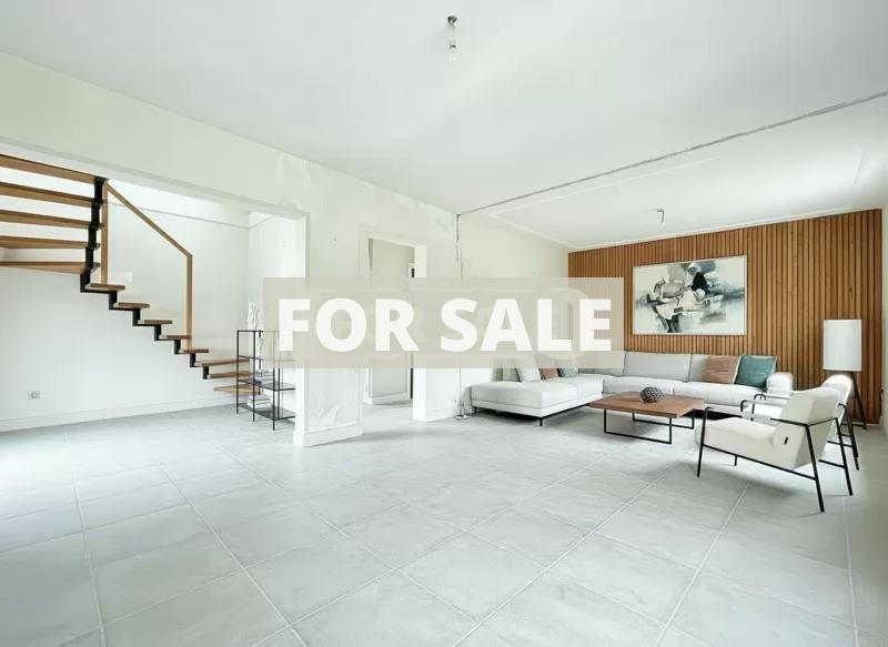 Detached House with Garden