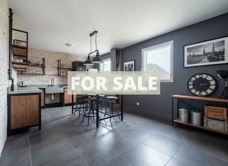 Detached House with Garden