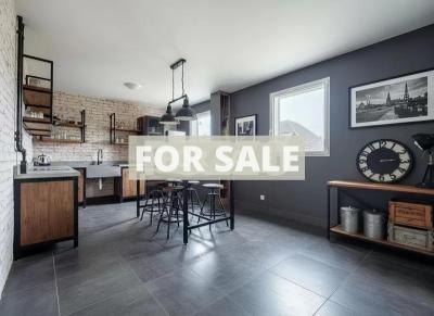 Detached House with Garden