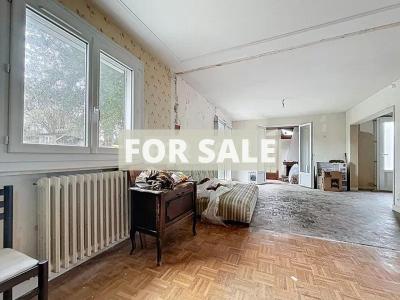 Detached House with Garden