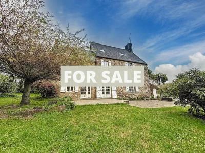Detached Country House with Outbuilding