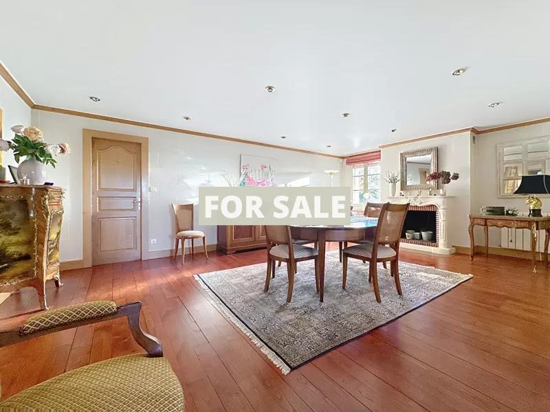 Very Impressive Detached House with Many Features