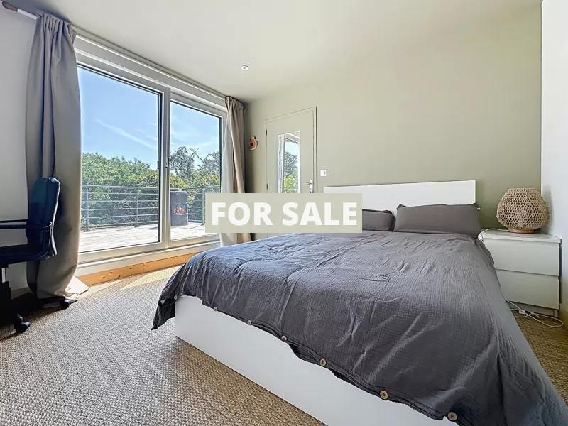 Detached House with Pool close to the Coast