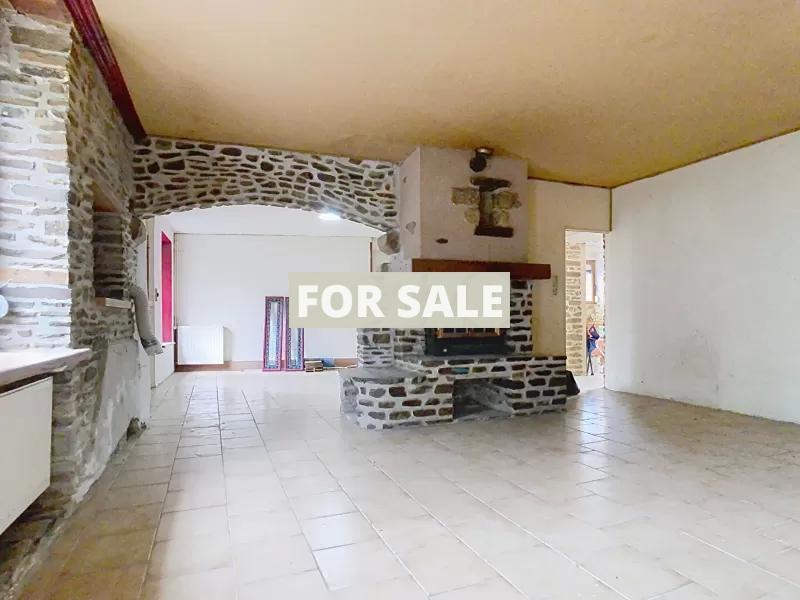 Detached House with Garden Close to Mont-St-Michel