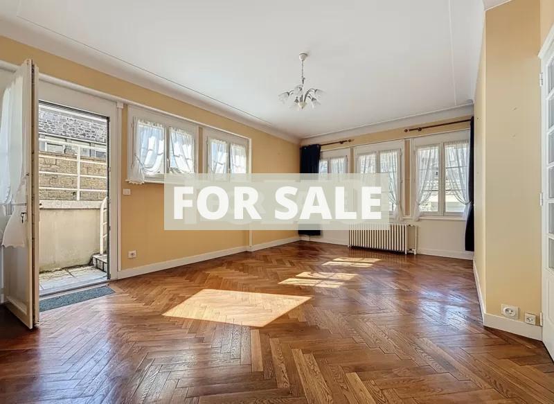 Town House With Courtyard