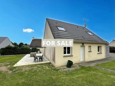 Modern Detached House with Garden