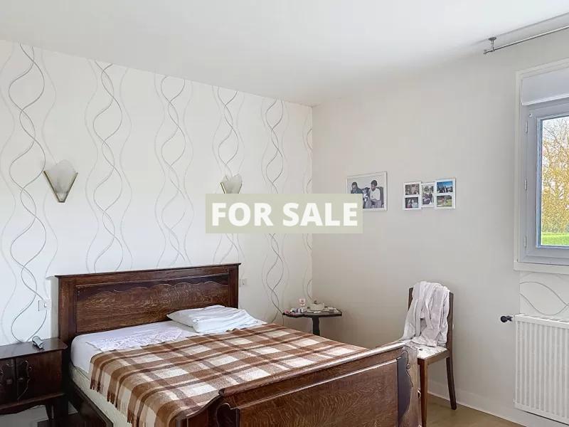 Traditional House with Garden