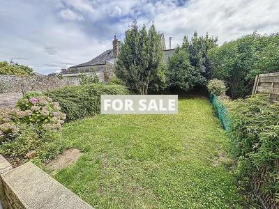 Town House with Neat Garden