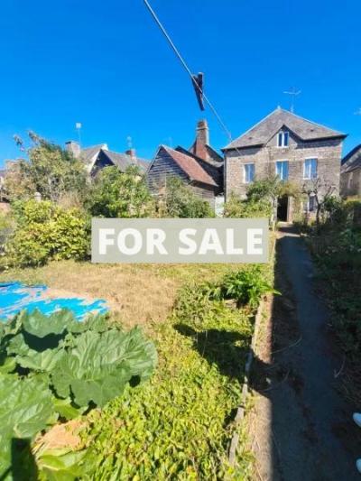Beautiful Detached House with Garden