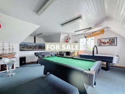 Detached Country House with Landscaped Garden