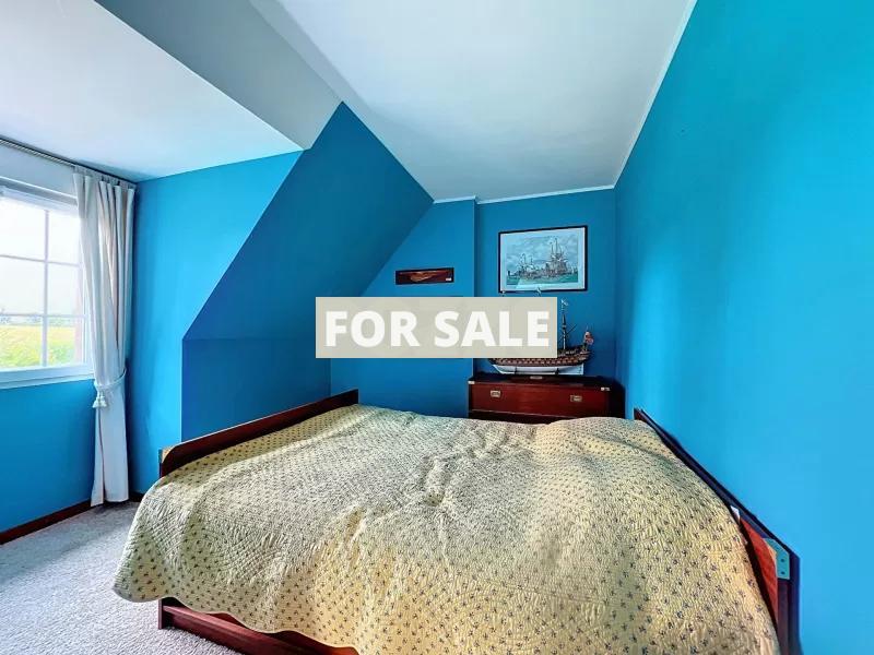 Detached Country House with Landscaped Garden