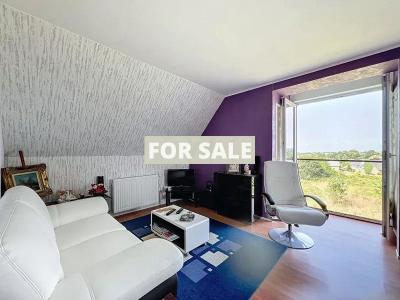 Detached Country House with Landscaped Garden